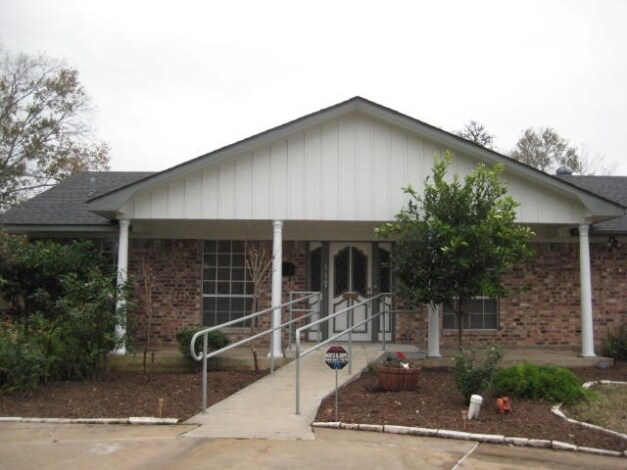 117 Royal St, Bryan, TX à louer Photo du bâtiment- Image 1 de 15