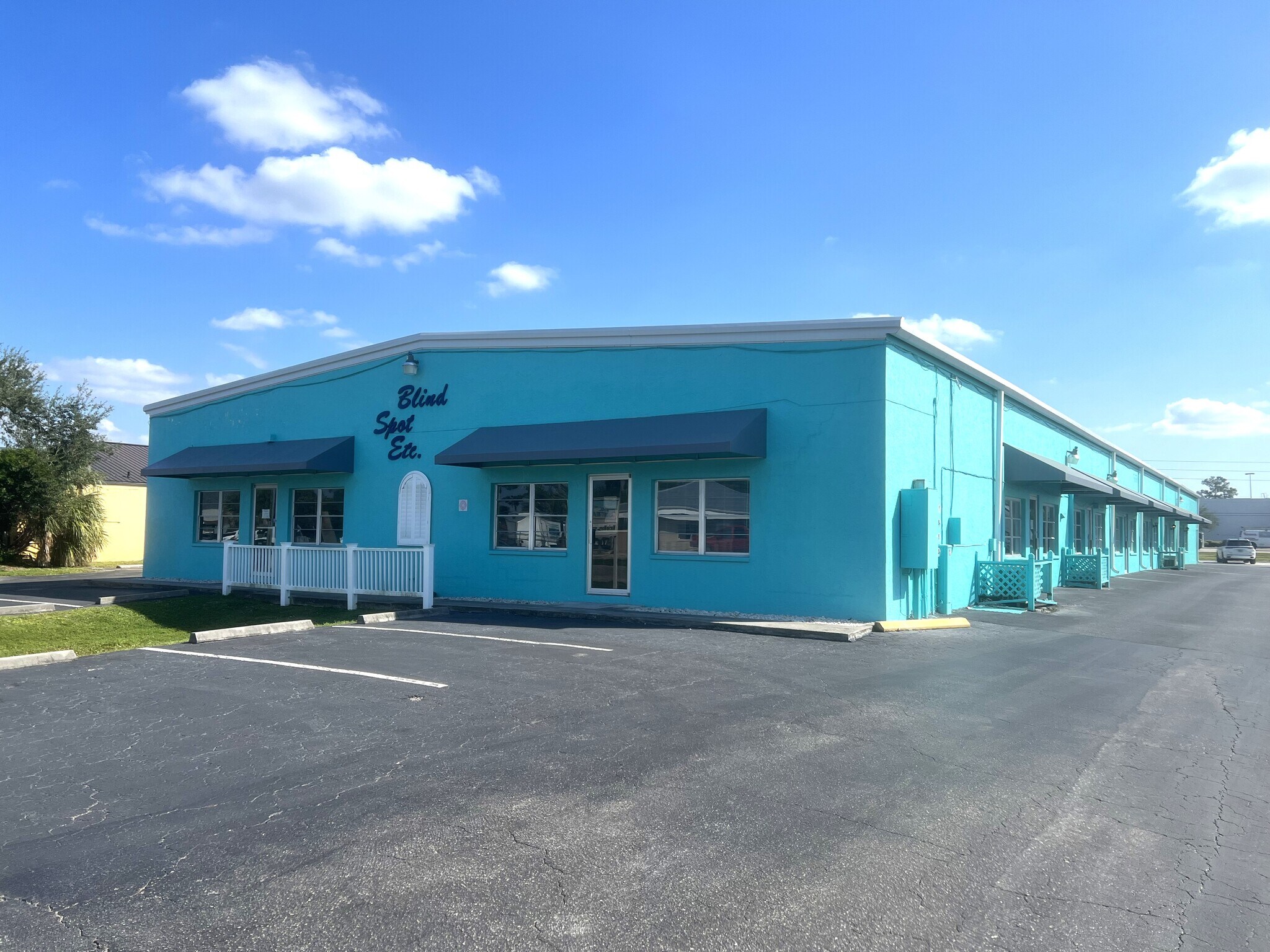 1312 Market Cir, Port Charlotte, FL à vendre Photo principale- Image 1 de 1