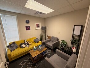 30 S Valley Rd, Paoli, PA à louer Photo intérieure- Image 1 de 3