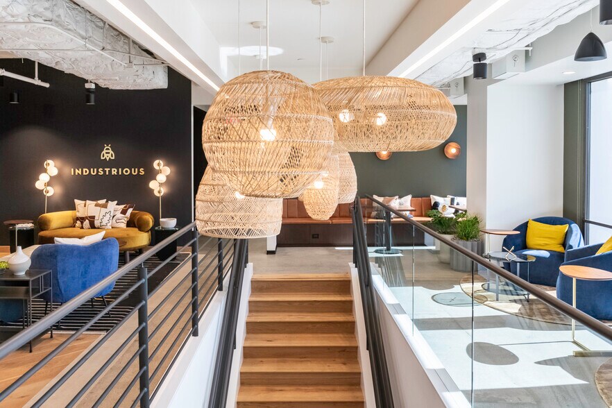 251 S Lake Ave, Pasadena, CA à louer - Photo du bâtiment - Image 2 de 14