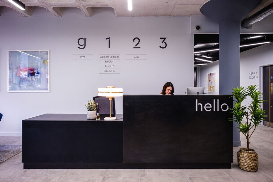 Silbury Blvd, Milton Keynes for lease - Interior Photo - Image 3 of 33