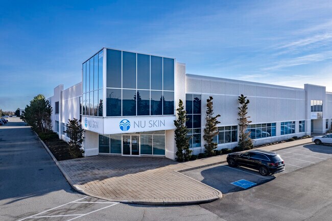 Plus de détails pour 3350 Ridgeway Dr, Mississauga, ON - Industriel à louer