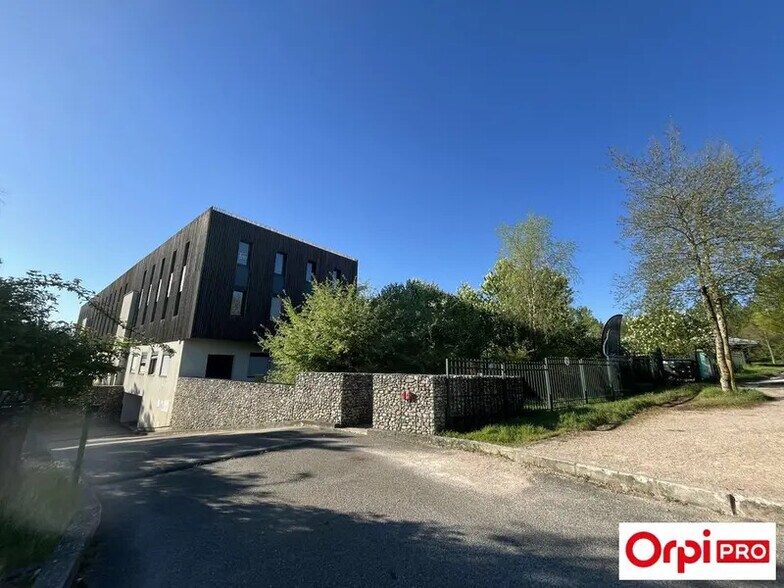 Office in Saint-Priest for lease - Building Photo - Image 1 of 10