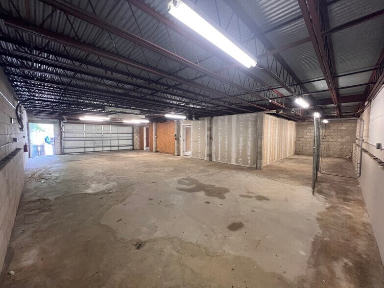 766 Deltona Blvd, Deltona, FL à vendre - Photo du bâtiment - Image 2 de 27