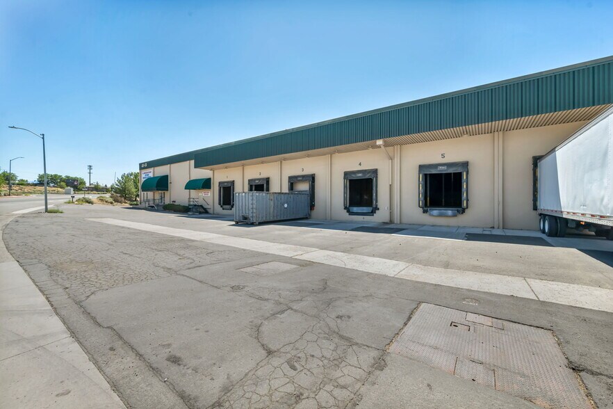 400 E Parr Blvd, Reno, NV à louer - Photo du bâtiment - Image 2 de 12