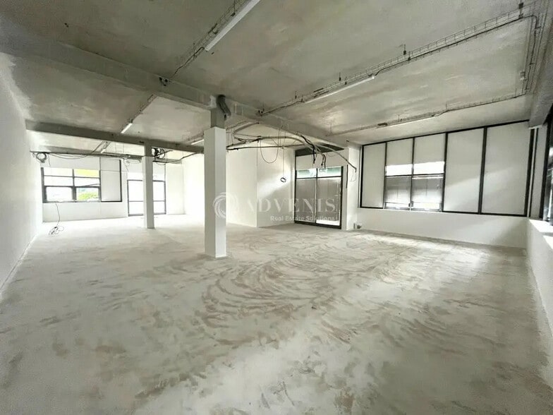Office in Sucy-en-Brie for lease - Interior Photo - Image 2 of 8