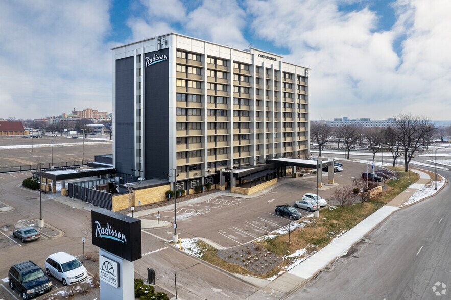 161 Rondo Ave, Saint Paul, MN à louer - Photo du bâtiment - Image 2 de 15