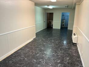 196 E Plaza Dr, Mooresville, NC à louer Photo intérieure- Image 1 de 3