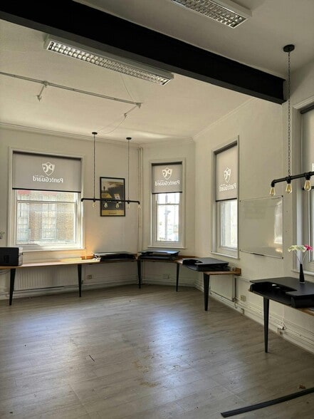 22 Warren St, London for lease - Building Photo - Image 3 of 9