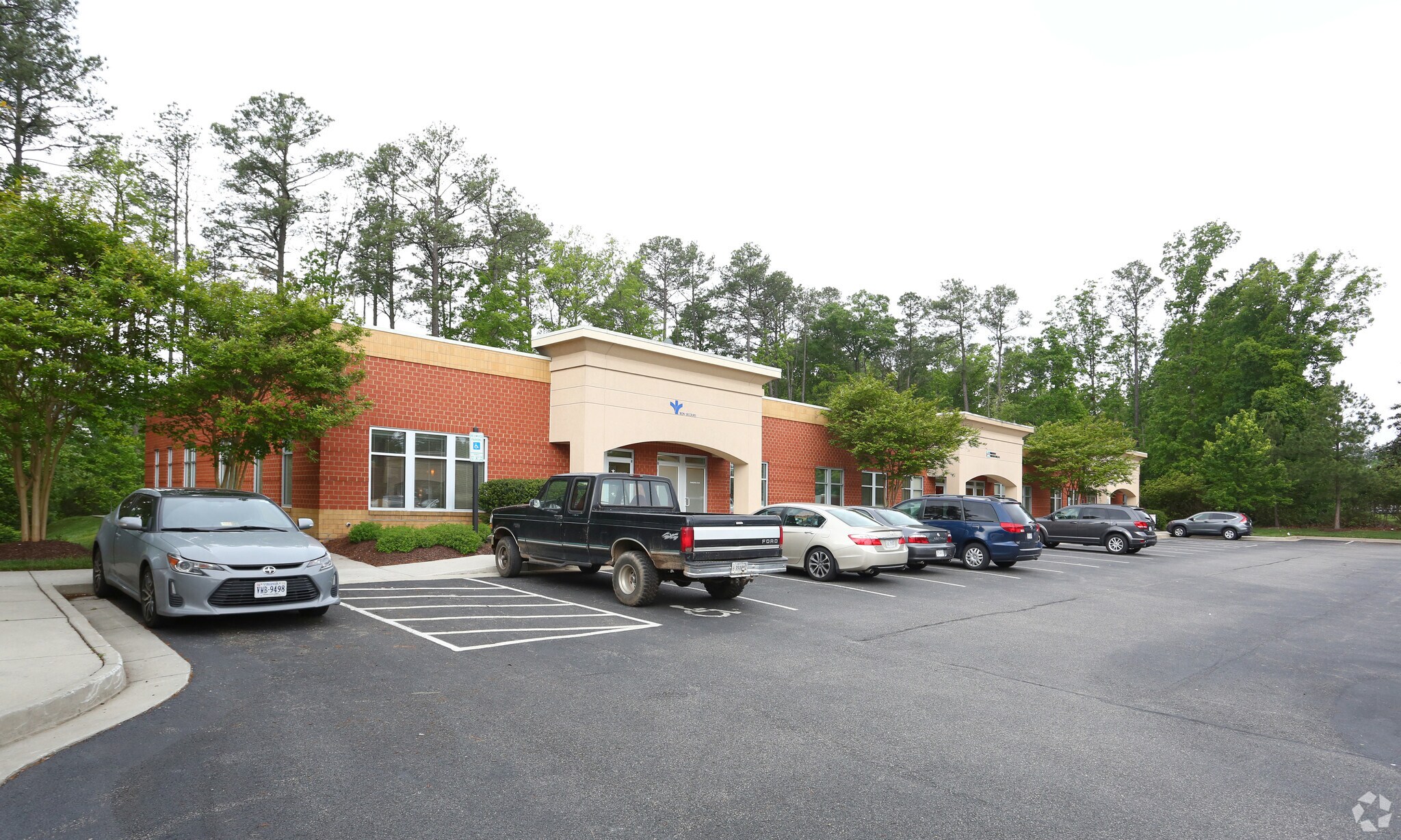 5207 Hickory Park Dr, Glen Allen, VA for lease Building Photo- Image 1 of 8