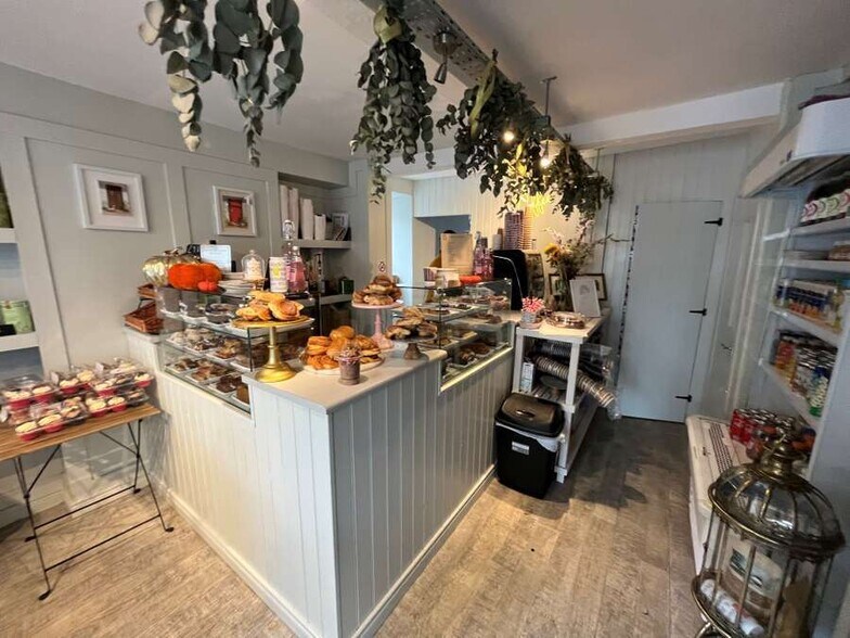 2 The Diamond, Enniskillen à vendre - Photo du bâtiment - Image 3 de 4