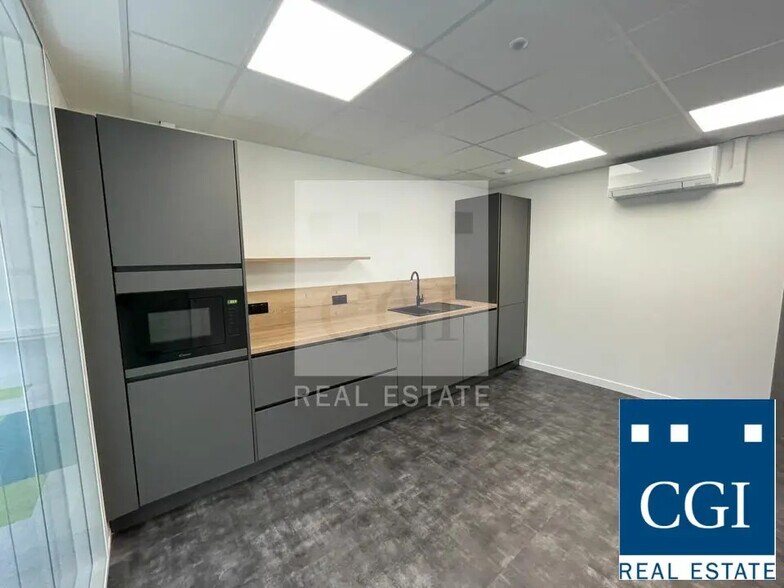 Office in Seyssins for sale - Building Photo - Image 3 of 4