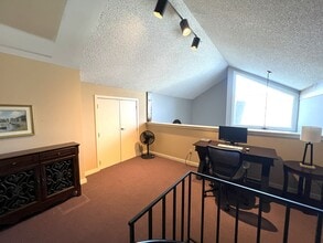 300 N Pottstown Pike, Exton, PA for lease Interior Photo- Image 1 of 7