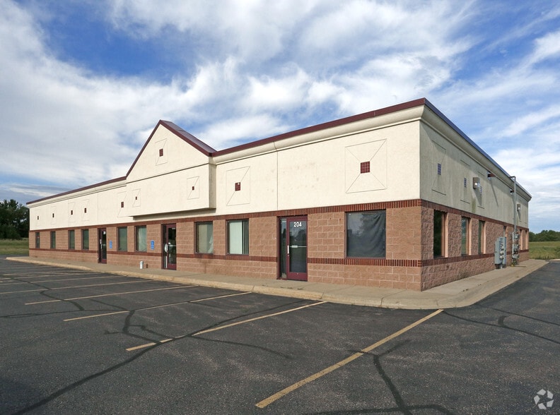 708 E Elm St E, Saint Joseph, MN à vendre - Photo du bâtiment - Image 2 de 4