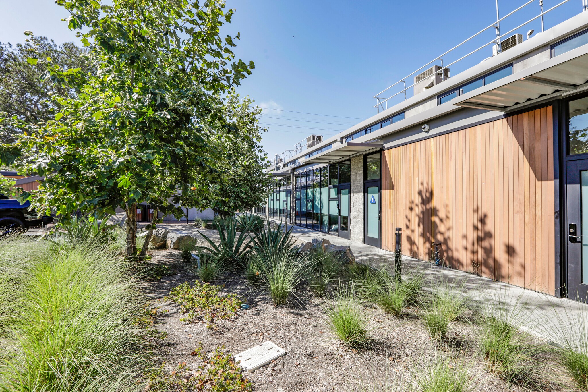 606 Venice Blvd, Venice, CA for lease Building Photo- Image 1 of 11