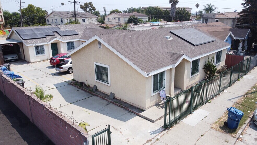 3321 W 63rd St, Los Angeles, CA à vendre - Photo principale - Image 1 de 4