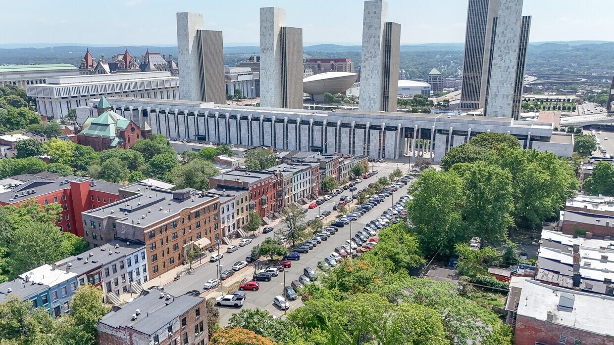 293-307 Hamilton St. portfolio of 8 properties for sale on LoopNet.ca Building Photo- Image 1 of 26