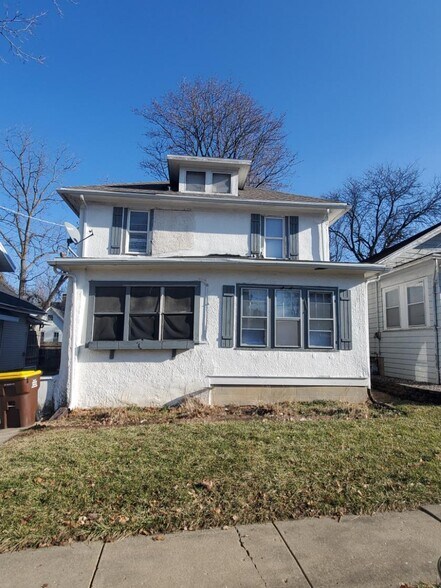 1239 S Maple Ave, Freeport, IL for sale - Primary Photo - Image 1 of 1