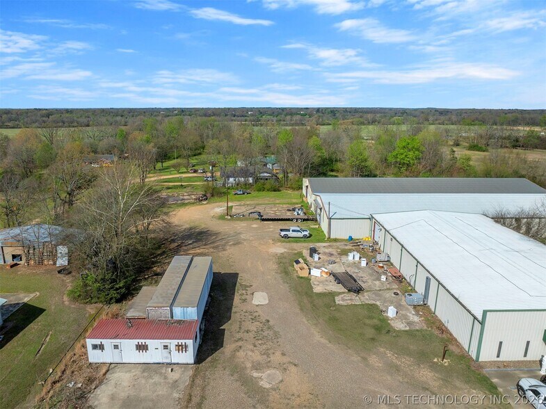 1506 S Park Dr, Broken Bow, OK à vendre - Photo du bâtiment - Image 3 de 3