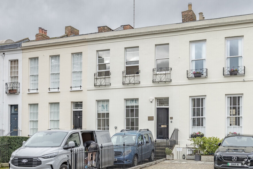 41 Rodney Rd, Cheltenham à louer - Photo du bâtiment - Image 2 de 2