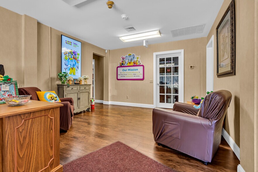 55 Schoolhouse Rd, Whiting, NJ à louer - Photo intérieure - Image 2 de 28
