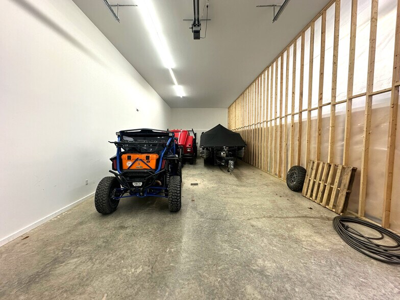 971 Canyon Rd, Morgantown, WV à louer - Photo du bâtiment - Image 2 de 8