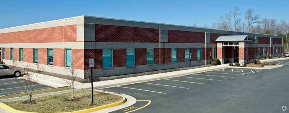 16442 Commerce Dr, Dahlgren, VA for lease - Building Photo - Image 2 of 3