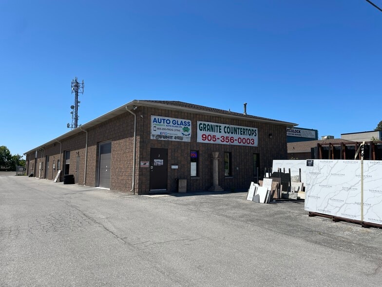4475 Kent Av, Niagara Falls, ON à louer - Photo du bâtiment - Image 1 de 2