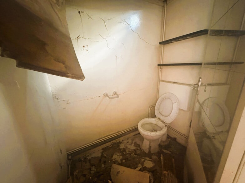 17 North Rd, Southall for sale - Building Photo - Image 2 of 7