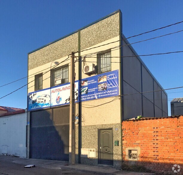 Calle Puerto Cañadas Teide, 10, Leganés, Madrid à vendre - Photo du bâtiment - Image 2 de 2