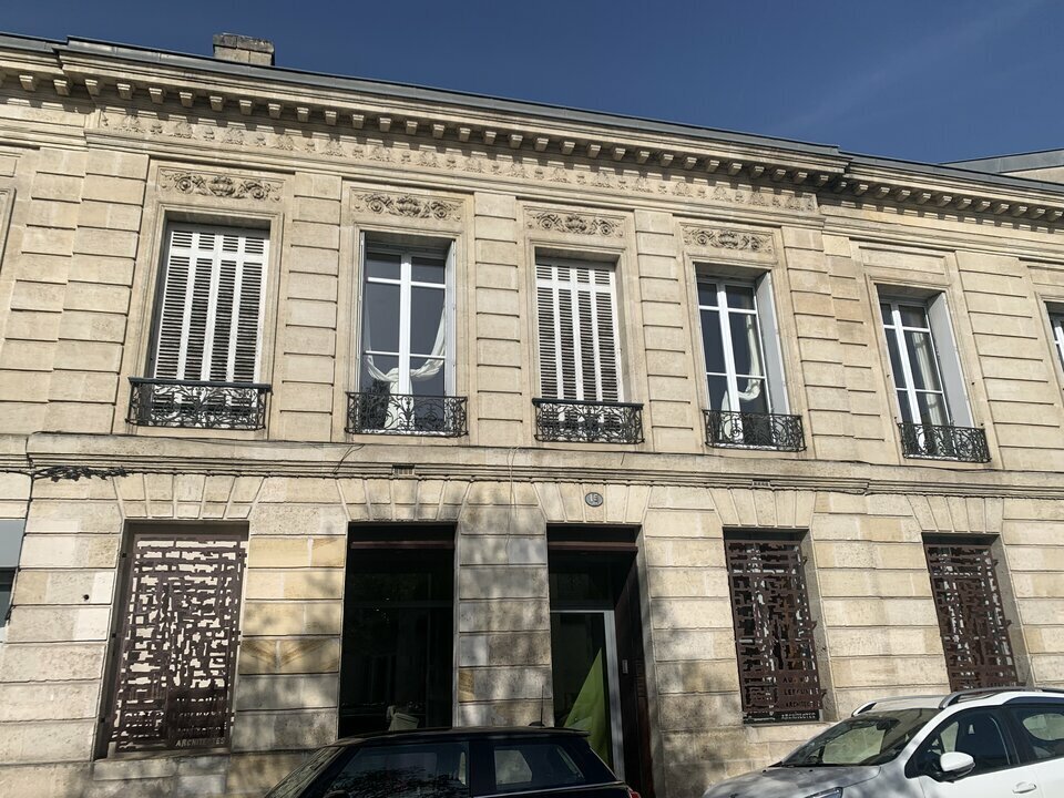 Office in Bordeaux for sale Building Photo- Image 1 of 8