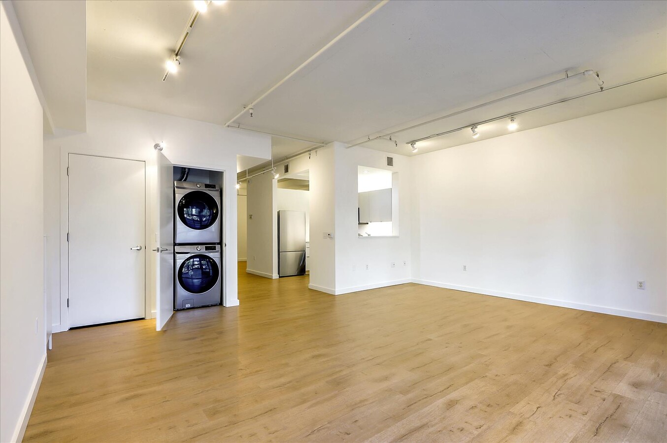 301 Bryant St, San Francisco, CA 94107 - Unit #D11 -  - Interior Photo - Image 1 of 6