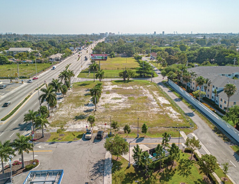 2160 NW 79th St, Miami, FL for lease - Building Photo - Image 2 of 10