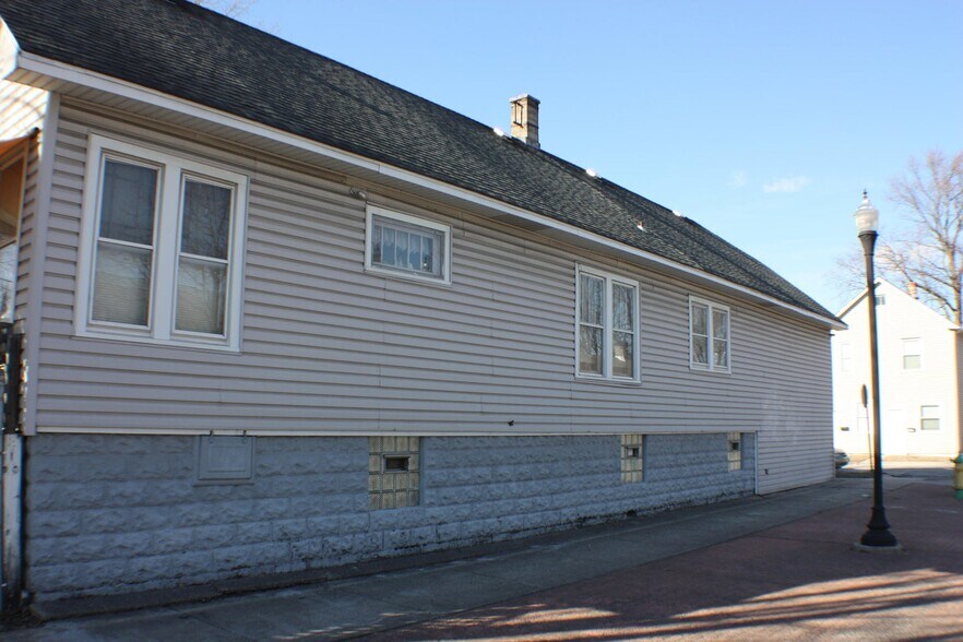 156 142nd St, Hammond, IN à vendre - Photo du bâtiment - Image 2 de 10