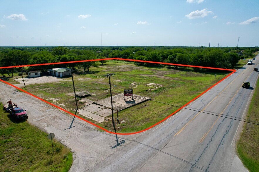 613 Maple St, Jourdanton, TX à vendre - Aérien - Image 3 de 14