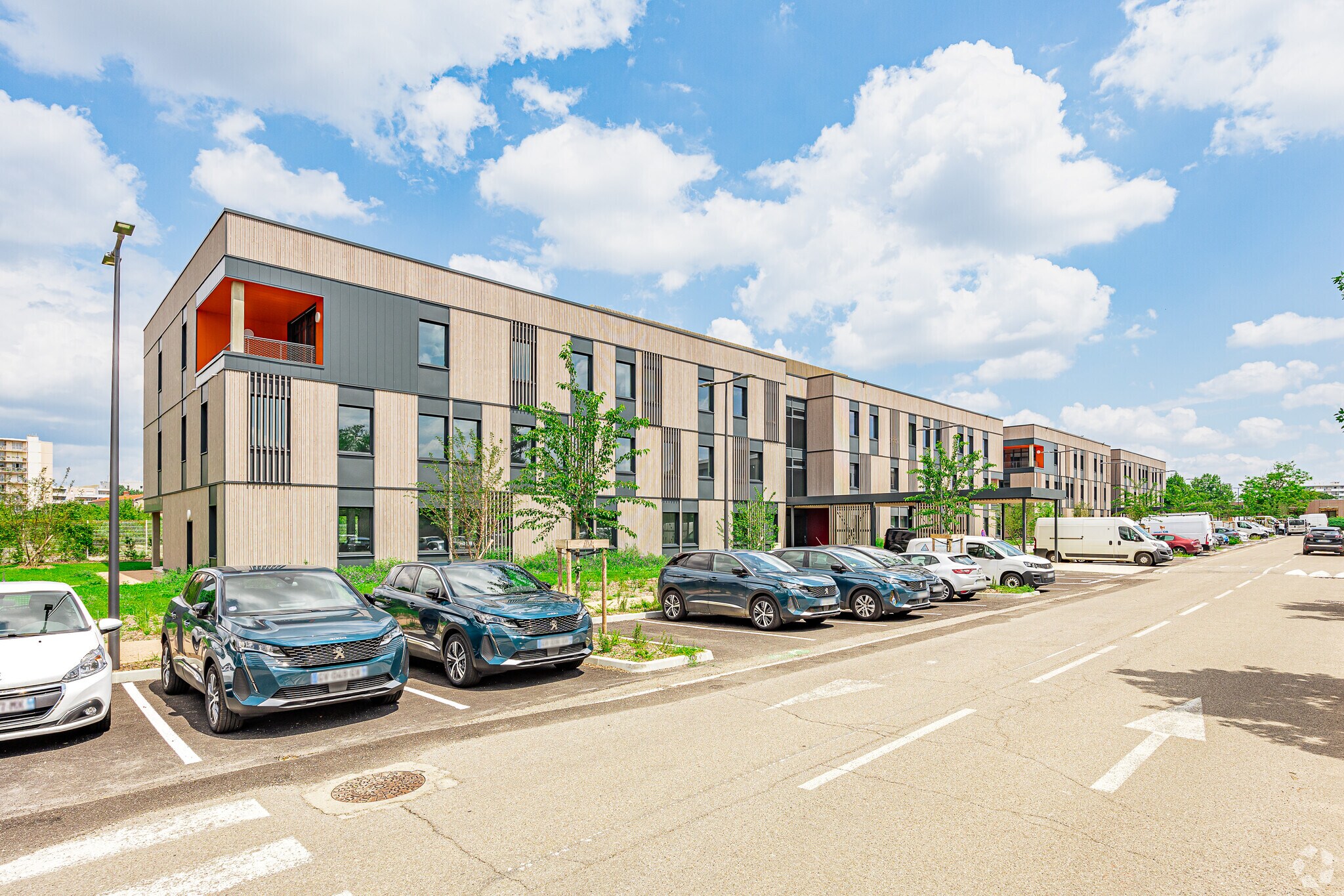 Office in Vénissieux for lease Building Photo- Image 1 of 8