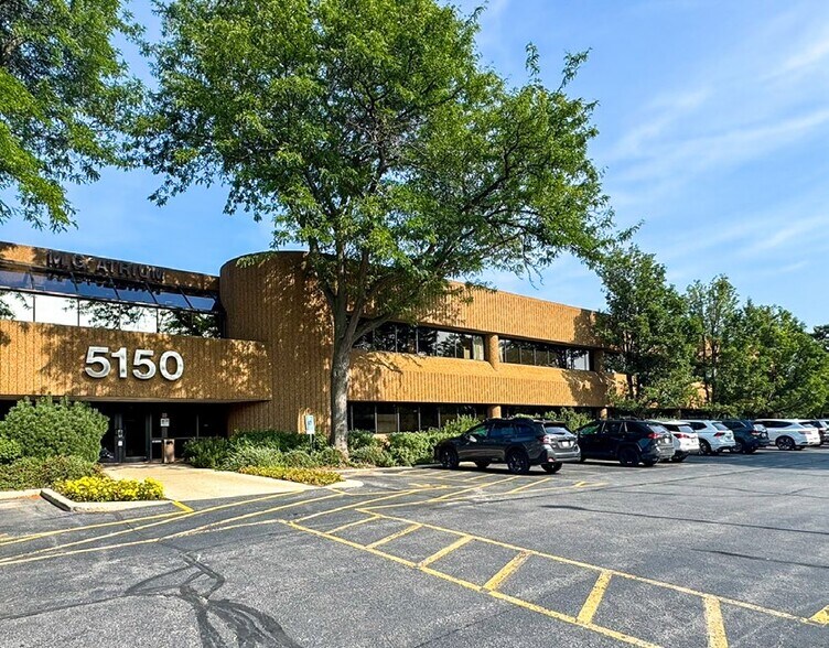 5150 N Port Washington Rd, Glendale, WI for lease - Building Photo - Image 2 of 5