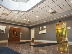 100 S Shore Dr, East Haven, CT for lease Interior Photo- Image 2 of 14