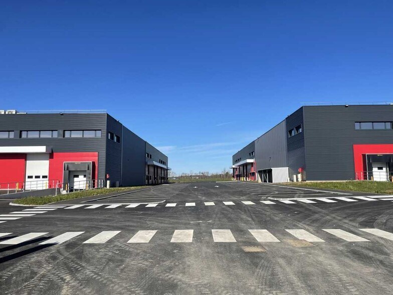 Chemin De Savoyan, Heyrieux for lease - Building Photo - Image 3 of 8