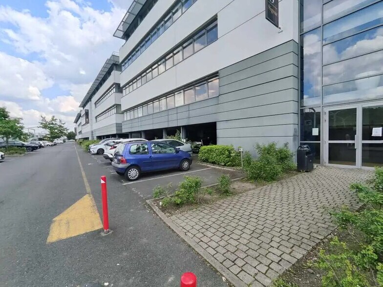 8 Bis Boulevard Dubreuil, Orsay for lease - Building Photo - Image 1 of 16
