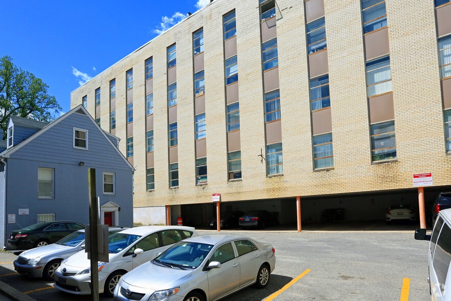 817 Silver Spring Ave, Silver Spring, MD à louer - Photo du bâtiment - Image 3 de 3