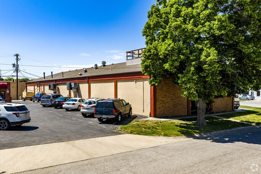 5601 S 49th St, Lincoln, NE à louer - Photo du bâtiment - Image 2 de 7