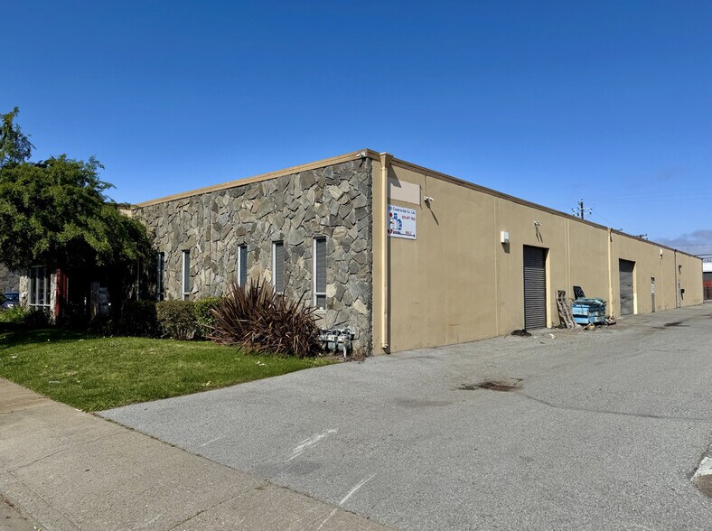 882-890 Mahler Rd, Burlingame, CA à louer - Photo du bâtiment - Image 2 de 7