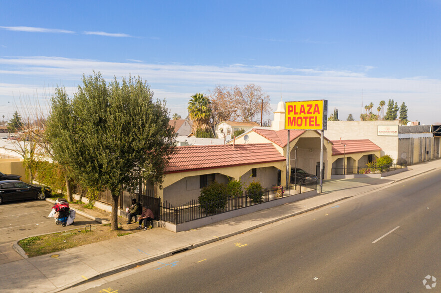 711 Union Ave, Bakersfield, CA à vendre - Photo du bâtiment - Image 1 de 1