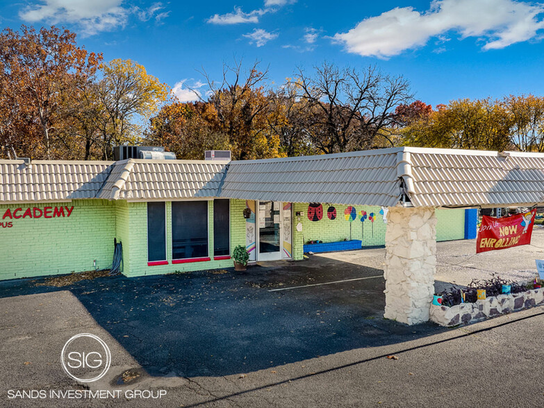 5902 N Jupiter Rd, Garland, TX for sale - Building Photo - Image 1 of 5