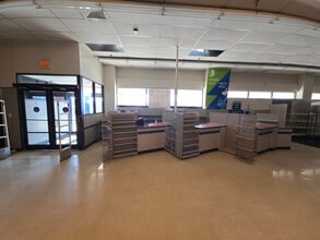25-140 Greentree Dr, Dover, DE for lease Interior Photo- Image 2 of 6