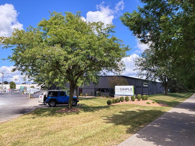 4235 Leap Rd, Hilliard, OH à louer - Photo du bâtiment - Image 2 de 3
