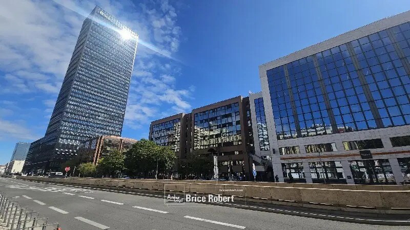 Bureau dans Lyon à louer - Photo du bâtiment - Image 2 de 5