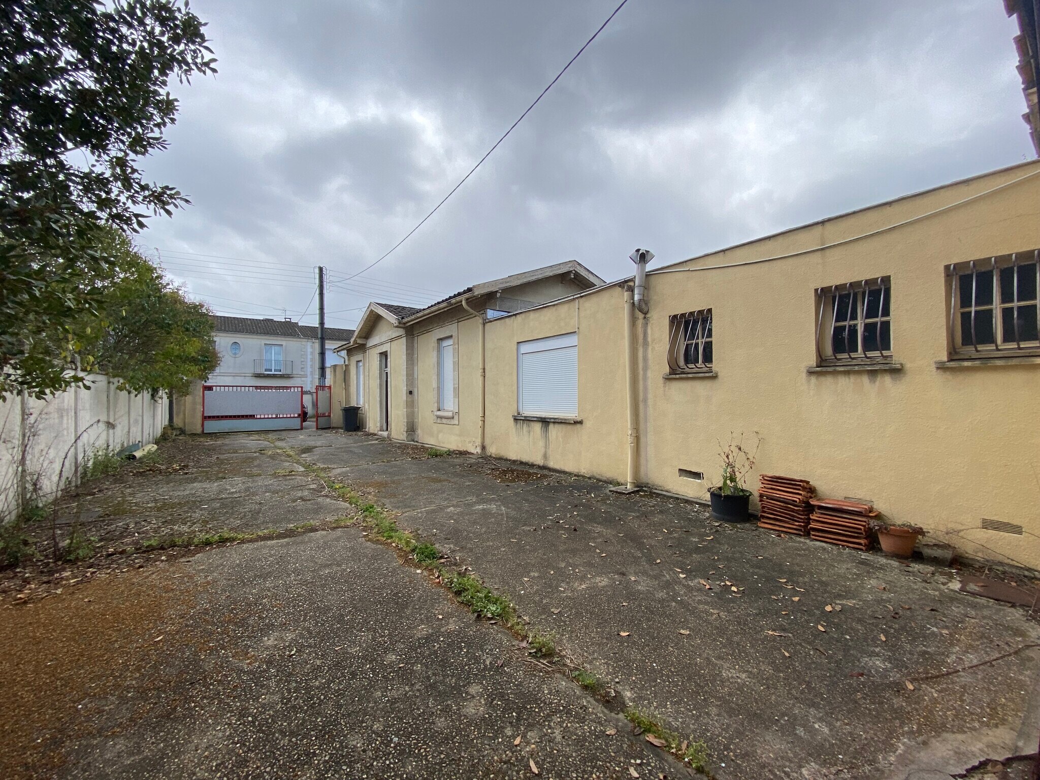 rue raymond poncaré, Le Bouscat for sale Primary Photo- Image 1 of 4