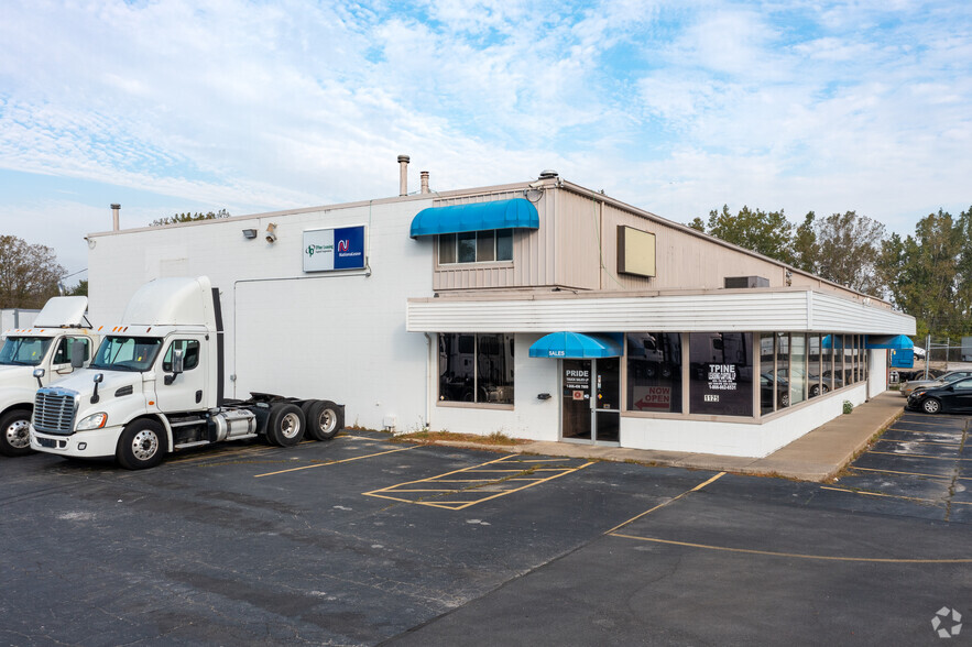 1125 E Alexis Rd, Toledo, OH for sale - Building Photo - Image 3 of 6